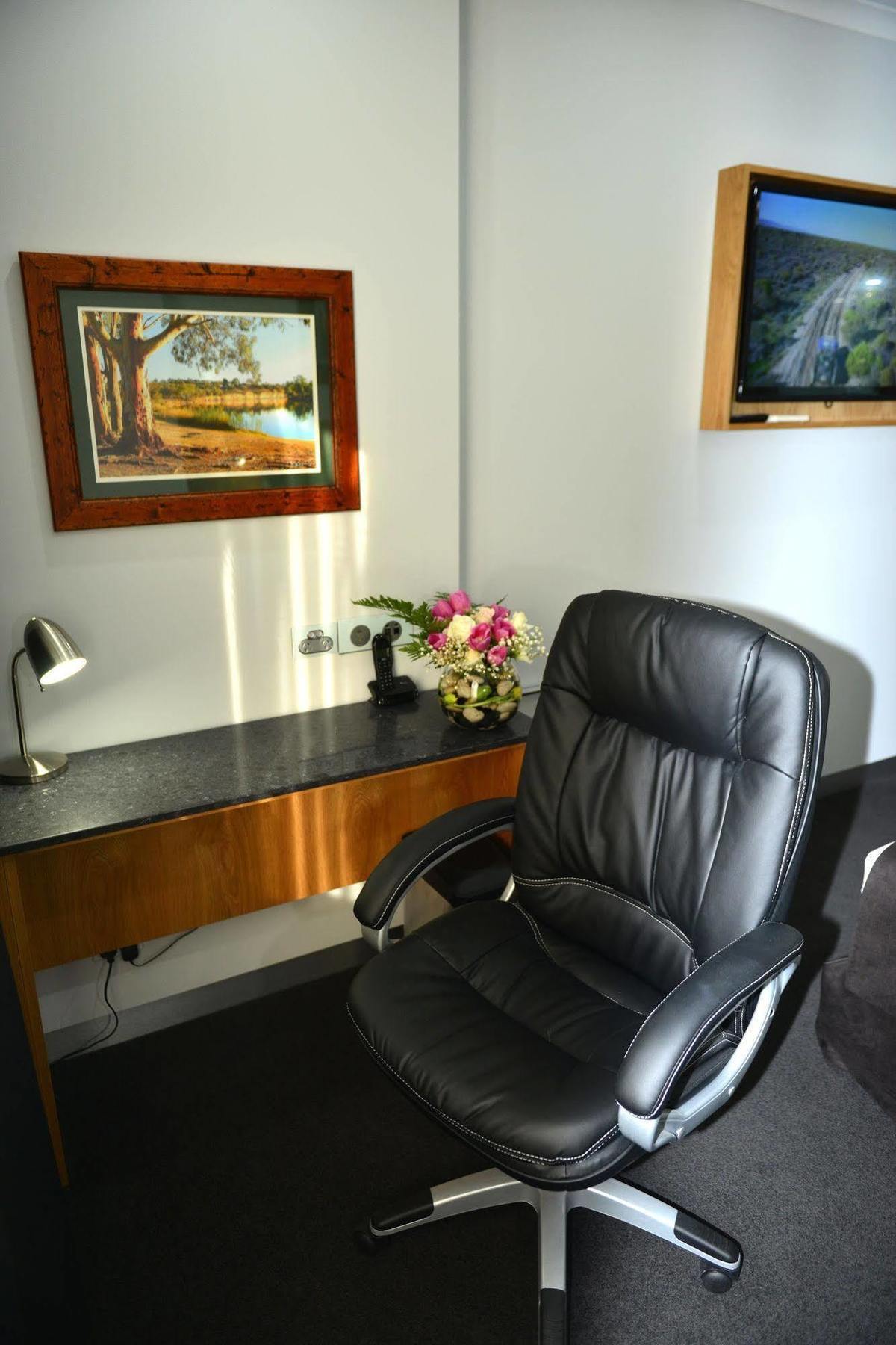 Waikerie Hotel Motel Екстер'єр фото